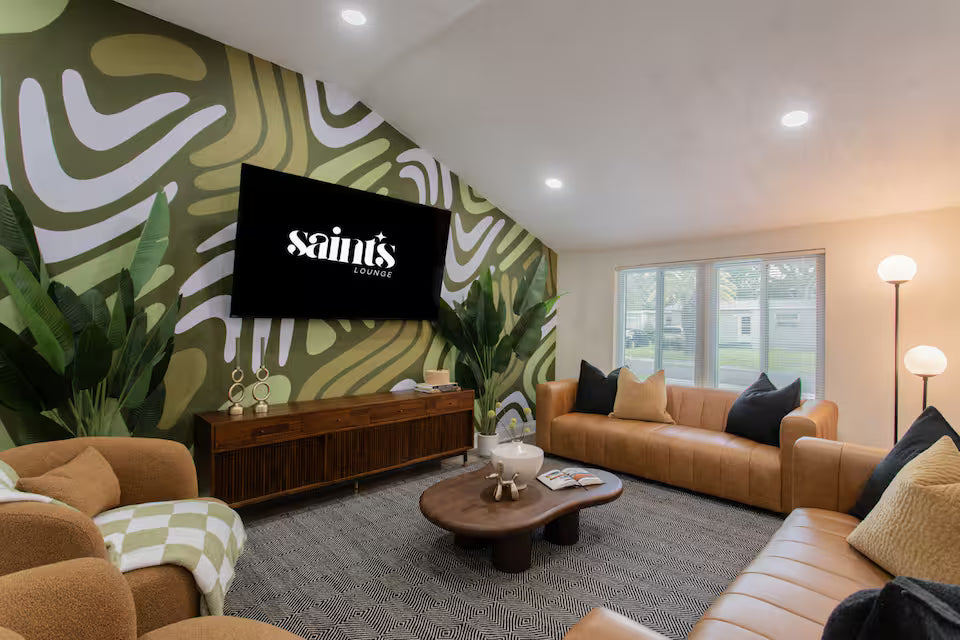 Stylish St Pete Bachelorette Stay with Spacious Group Layout