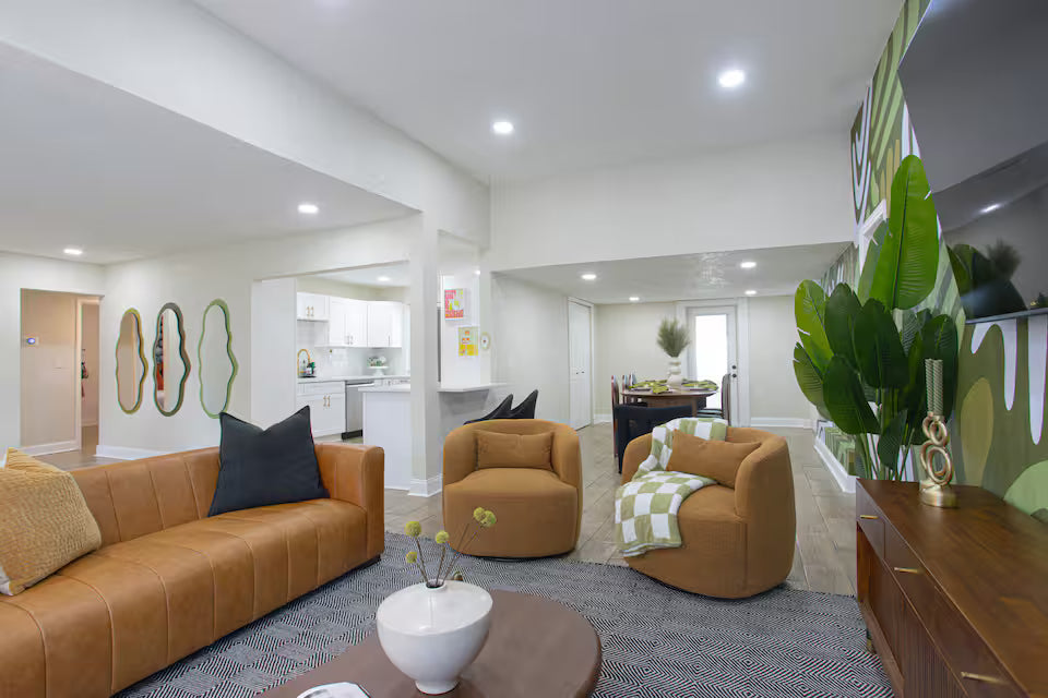 Stylish St Pete Bachelorette Stay with Spacious Group Layout