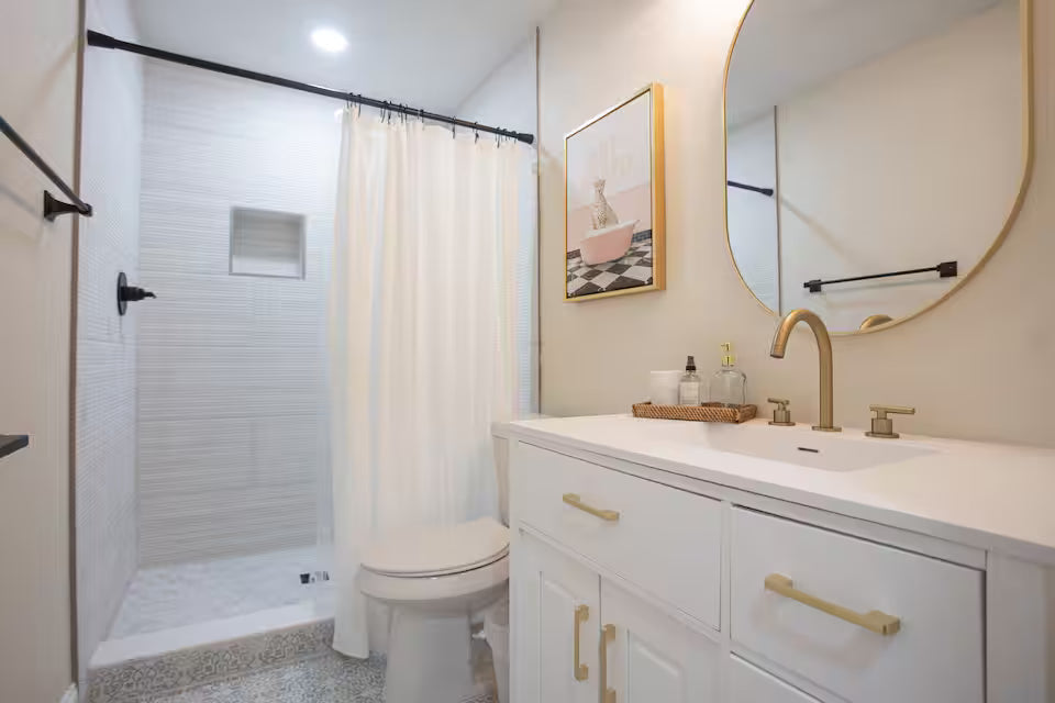 Stylish St Pete Bachelorette Stay with Spacious Group Layout