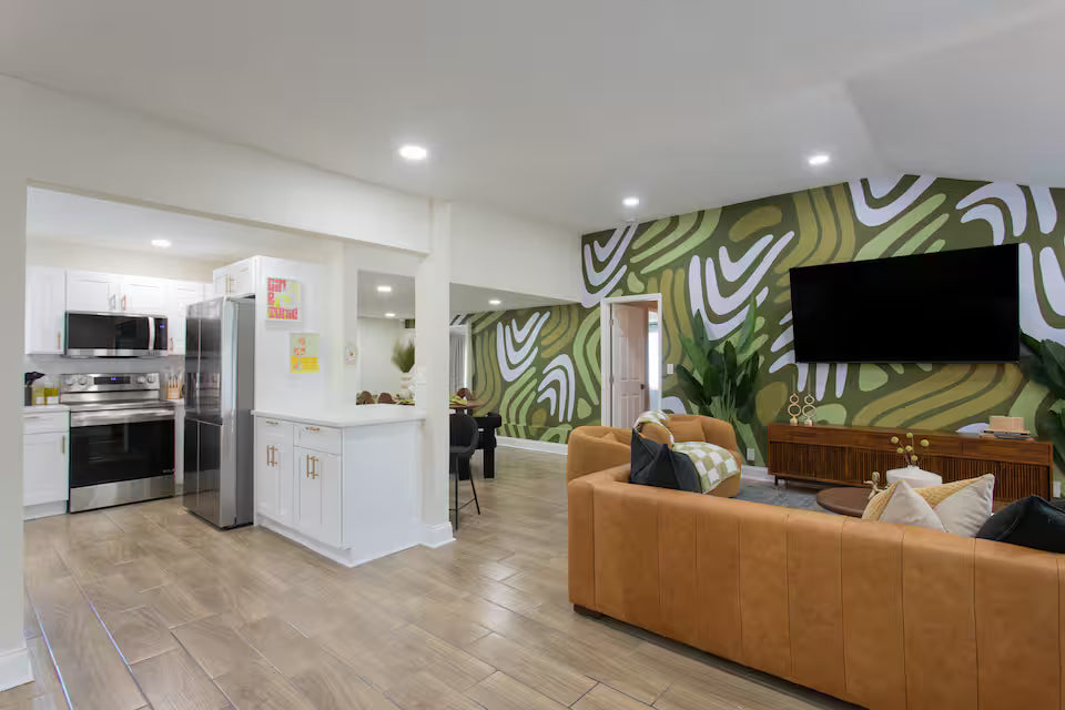 Stylish St Pete Bachelorette Stay with Spacious Group Layout
