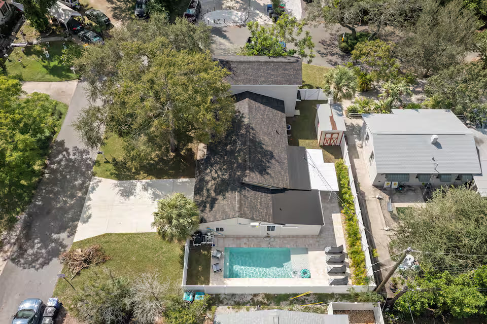 Stylish St Pete Bachelorette Stay with Spacious Group Layout