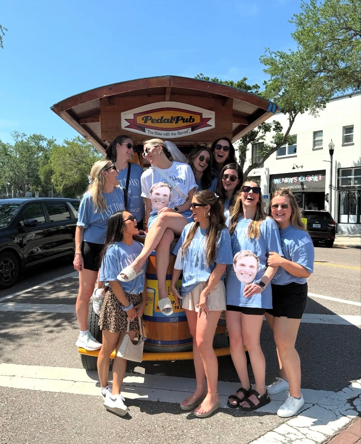 Pedalpub st pete girls on pedal bike