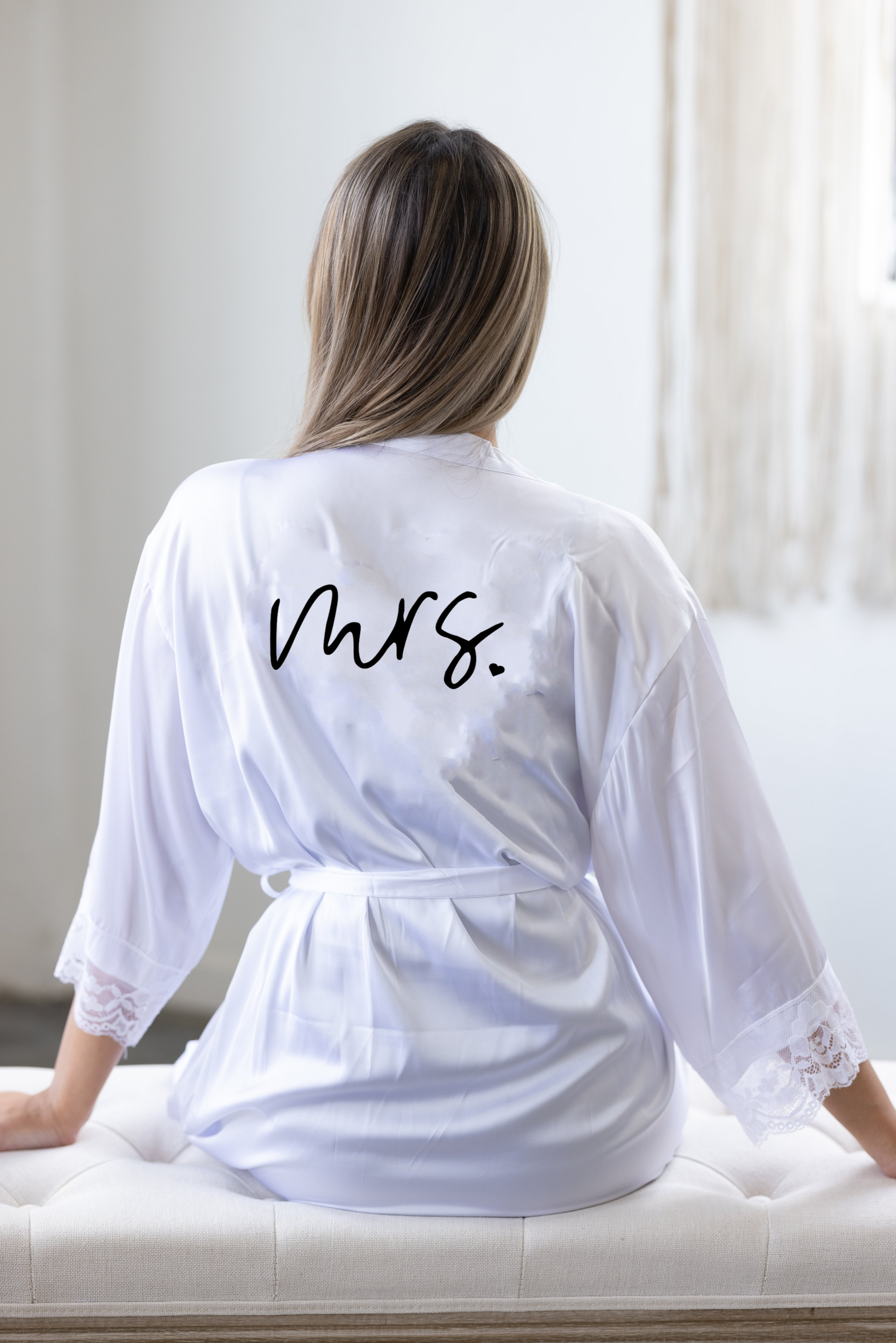 Mrs satin lace robes large text - robe Mrs satin lace